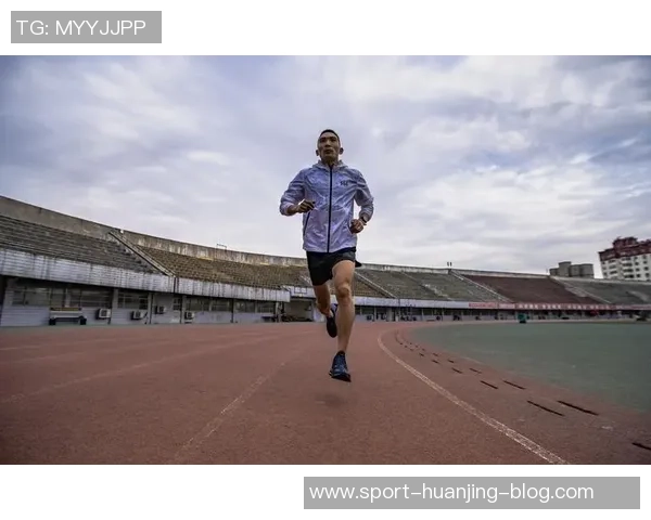 基德透露埃克萨姆因伤缺席训练加福德恢复良好已能进行跑步训练